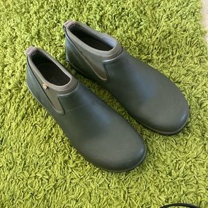 BOGS WATERPROOF ARMY GREEN SIZE 8